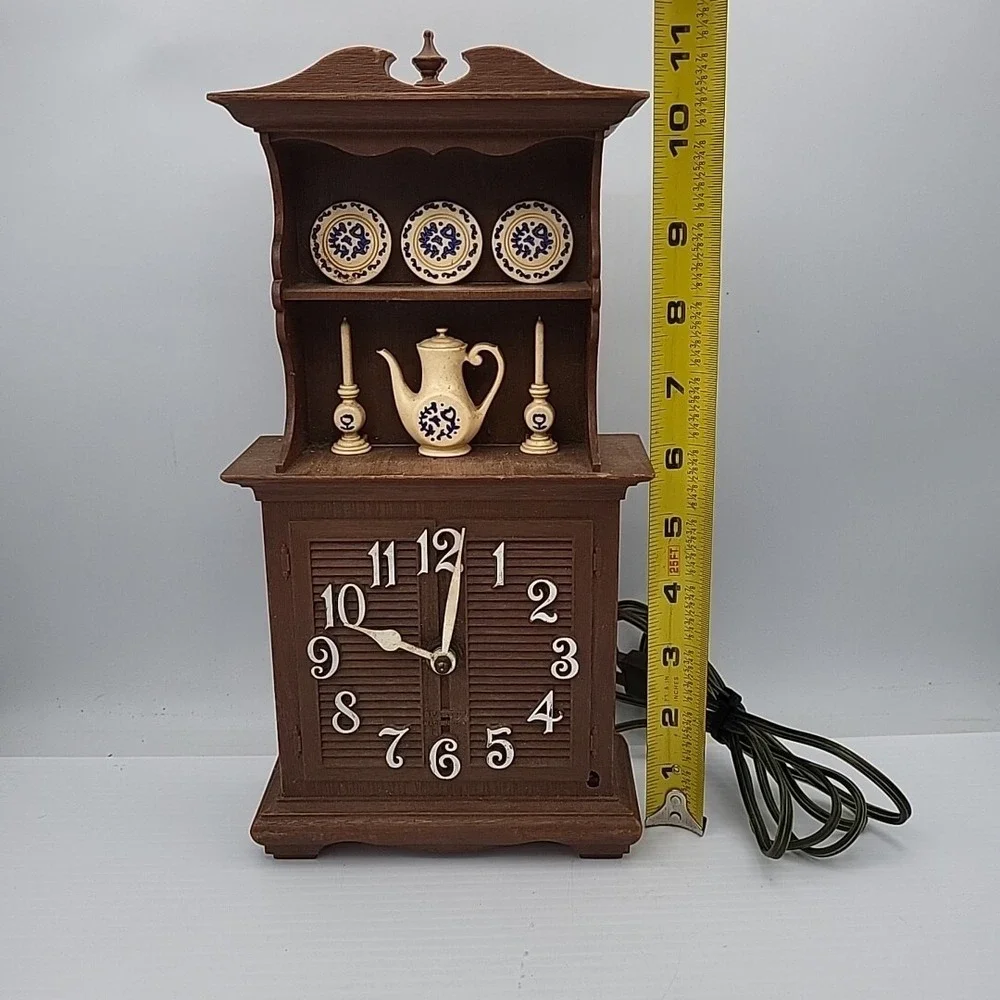 Vintage Spartus Clock China Cabinet Hutch Kitchen Dining Room Made in USA